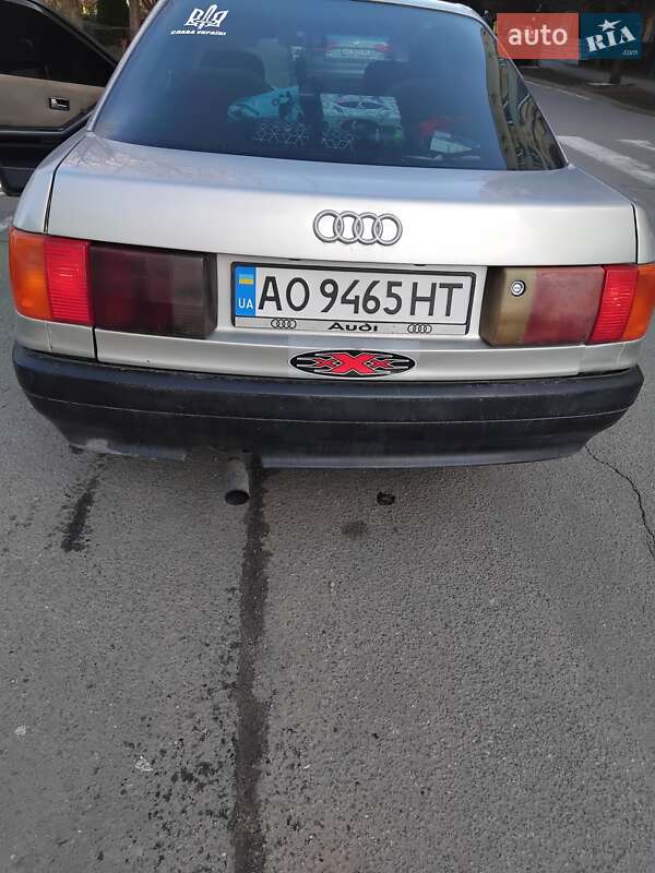 Седан Audi 80 1988 в Ужгороді