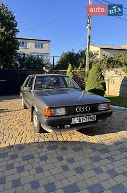 Седан Audi 80 1986 в Черновцах