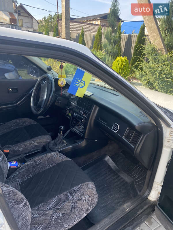 Седан Audi 80 1988 в Любешове