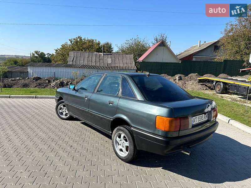 Седан Audi 80 1990 в Шумске