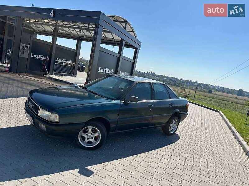Седан Audi 80 1990 в Шумске