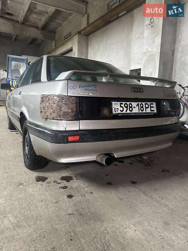 Седан Audi 80 1987 в Хусті