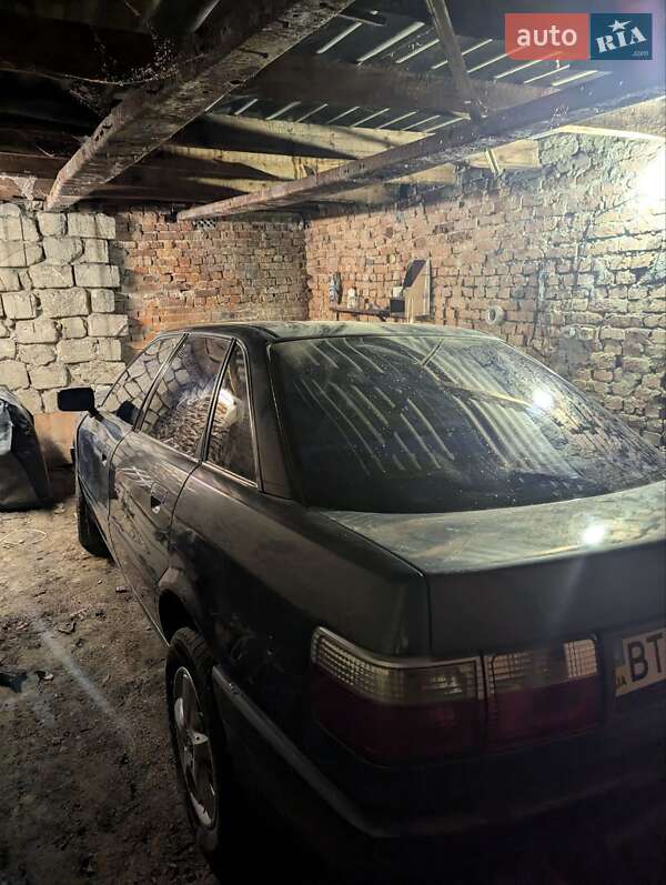 Седан Audi 80 1988 в Бару