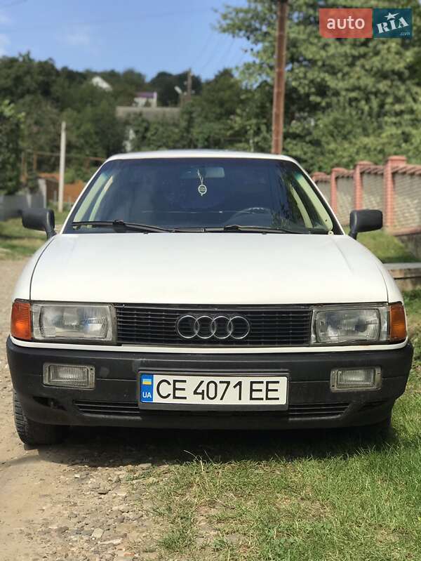 Седан Audi 80 1986 в Черновцах