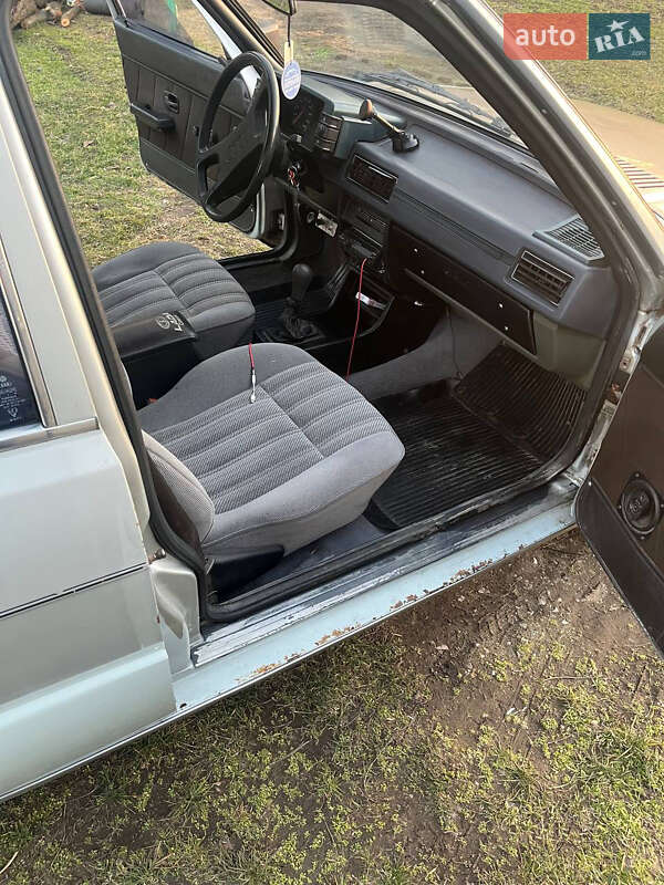 Седан Audi 80 1980 в Днепре