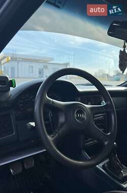 Седан Audi 80 1988 в 