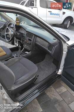 Седан Audi 80 1993 в 