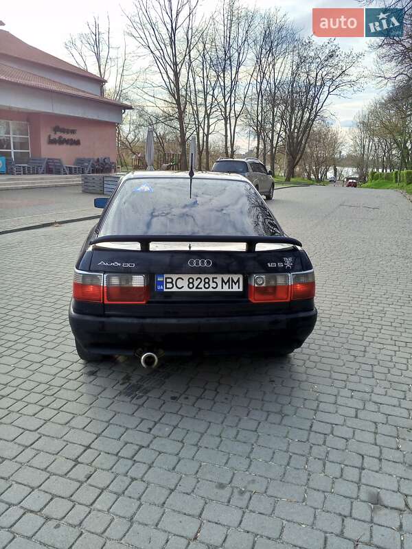 Седан Audi 80 1988 в Городку
