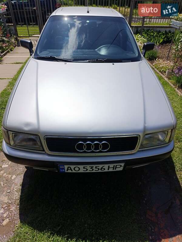 Седан Audi 80 1993 в Берегово