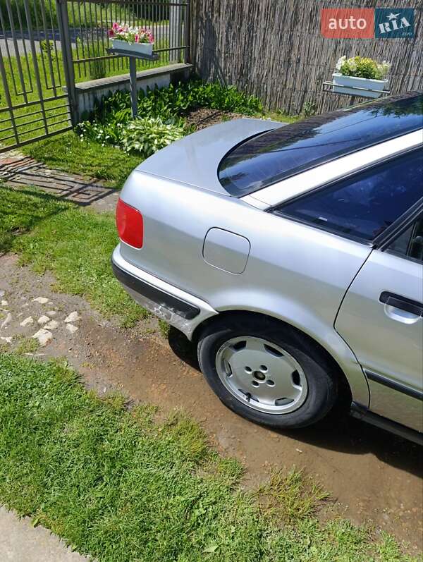 Седан Audi 80 1993 в Берегово