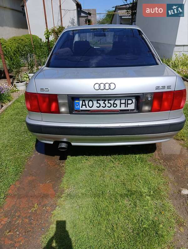 Седан Audi 80 1993 в Берегово