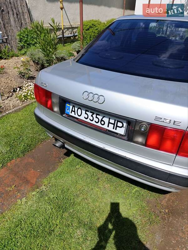Седан Audi 80 1993 в Берегово