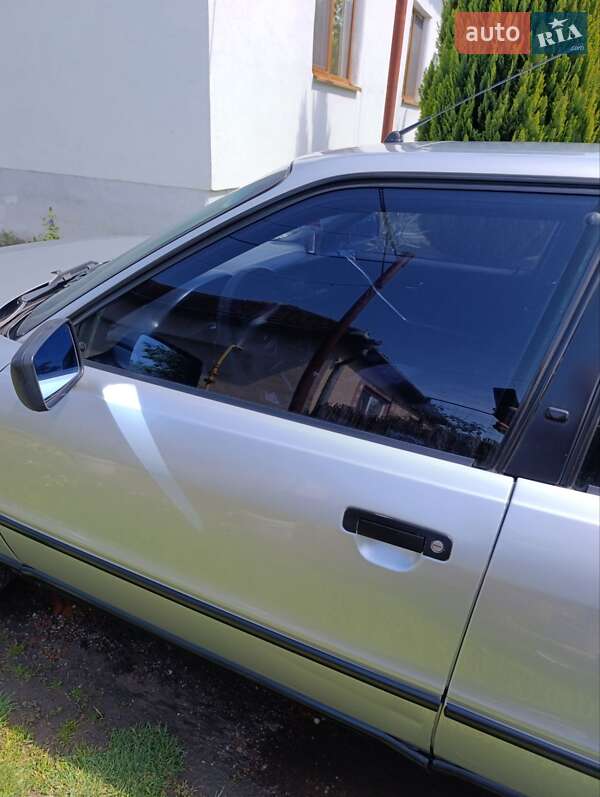 Седан Audi 80 1993 в Берегово