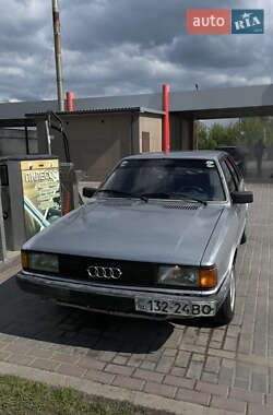 Седан Audi 80 1986 в Нововолынске
