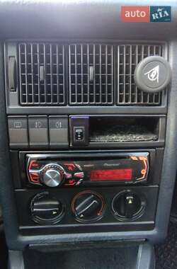 Седан Audi 80 1988 в 
