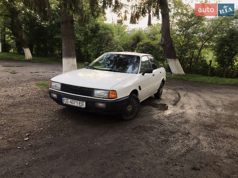 Седан Audi 80 1986 в Черновцах