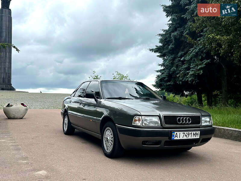 Седан Audi 80 1987 в Верхнеднепровске