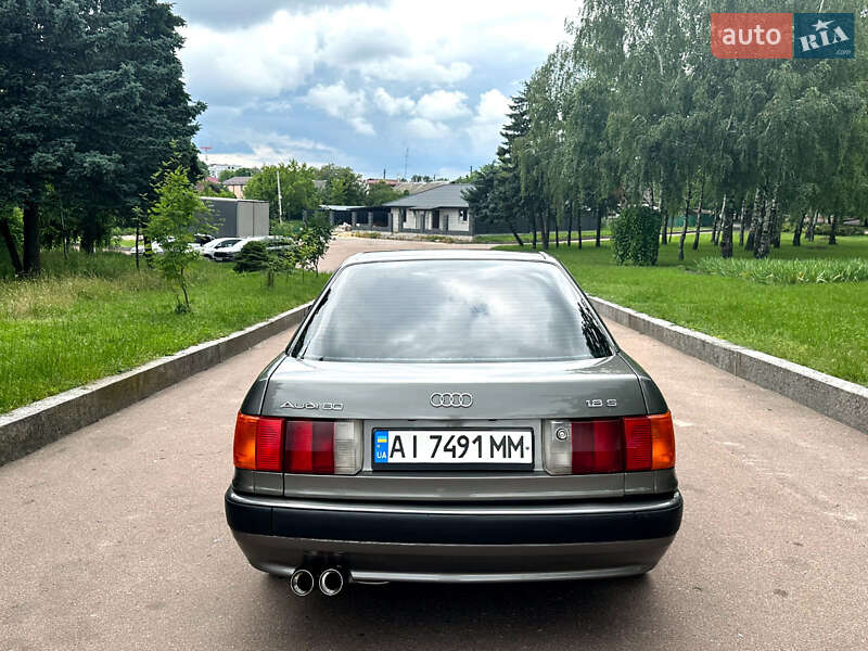 Седан Audi 80 1987 в Верхнеднепровске
