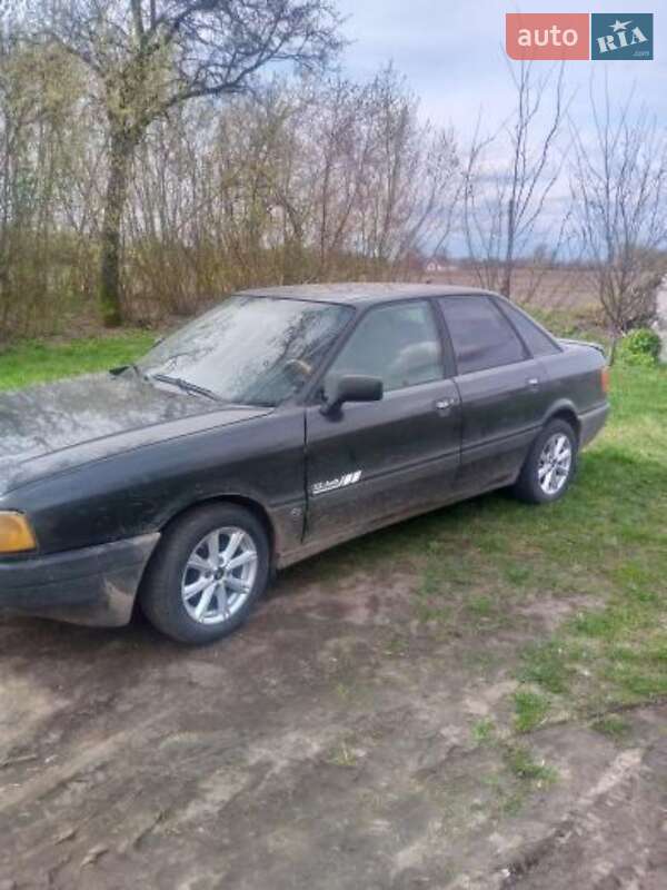 Седан Audi 80 1989 в Романове