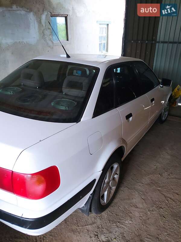 Седан Audi 80 1992 в 