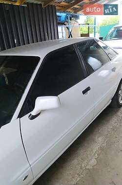 Седан Audi 80 1992 в 