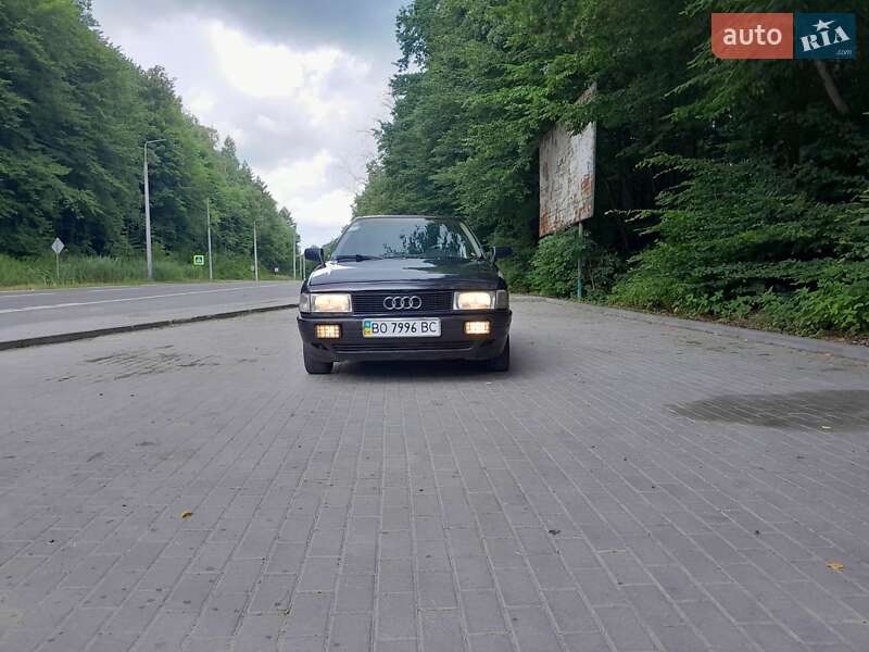 Седан Audi 80 1987 в Кременце