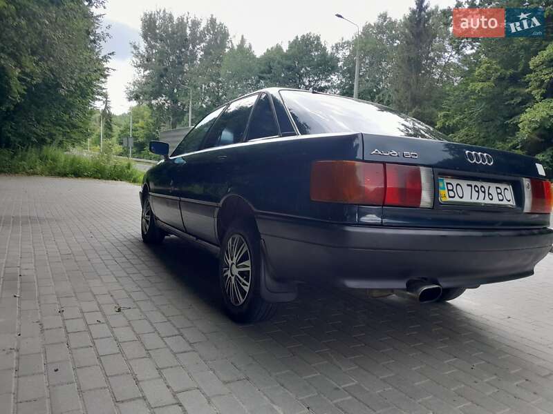 Седан Audi 80 1987 в Кременце