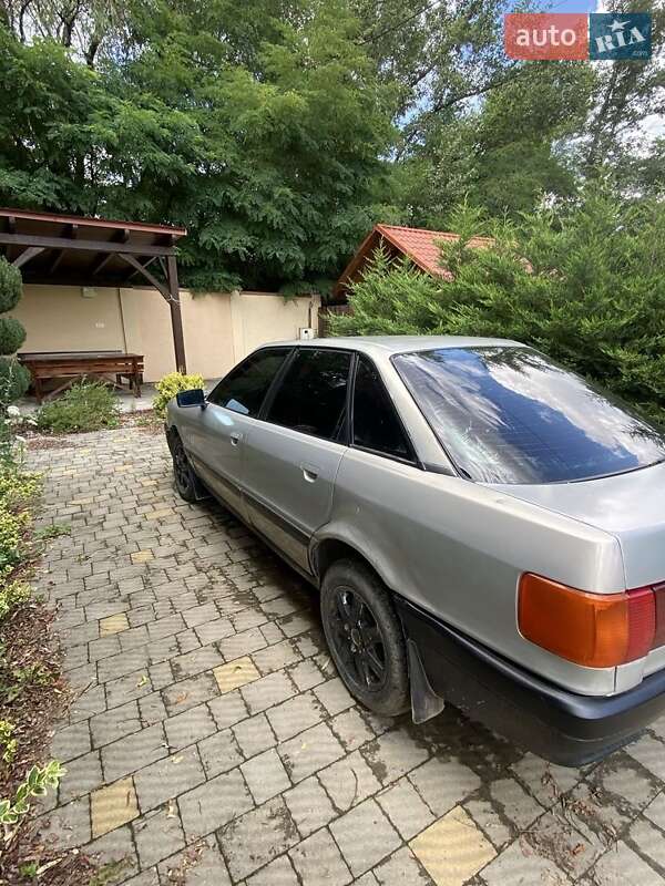 Седан Audi 80 1986 в Берегово