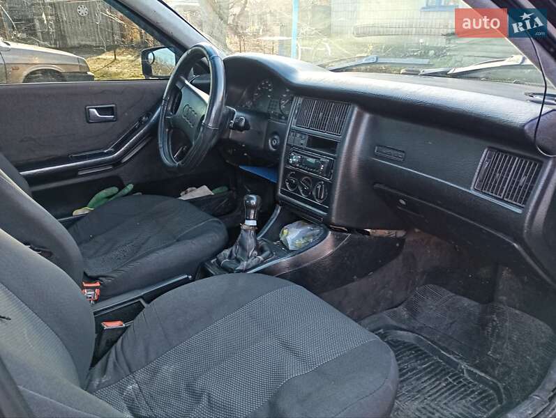 Седан Audi 80 1989 в Чутове