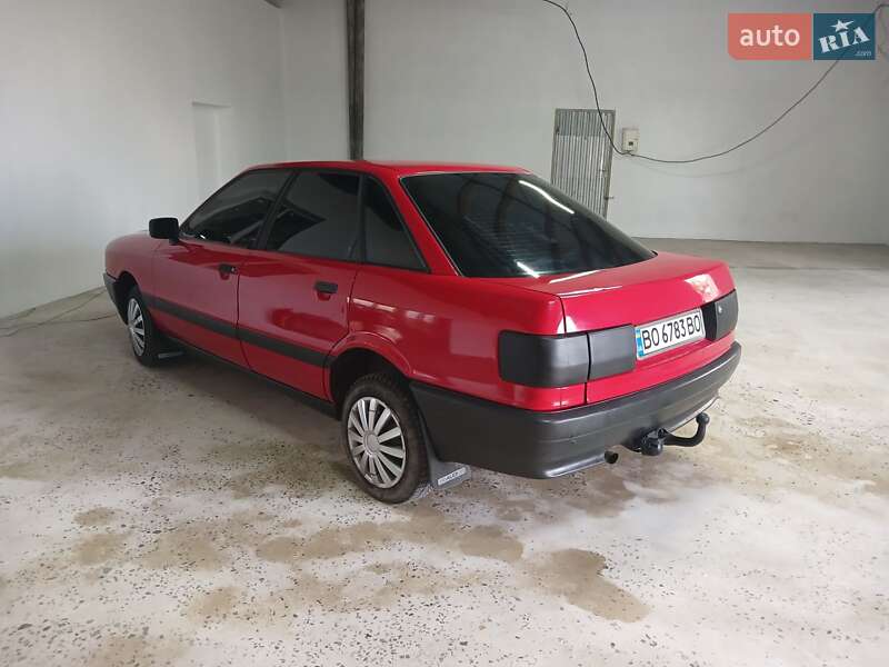 Седан Audi 80 1991 в Монастыриске