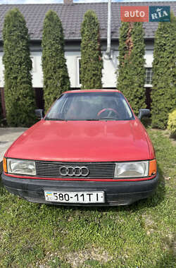 Седан Audi 80 1987 в Черновцах