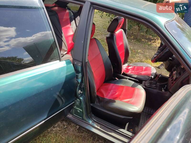 Седан Audi 80 1993 в Решетиловке