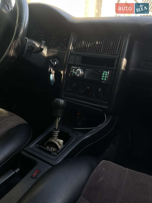 Седан Audi 80 1987 в Днепре