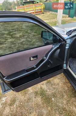 Седан Audi 80 1990 в 