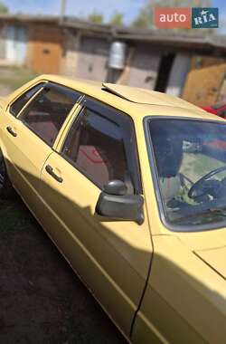 Седан Audi 80 1983 в 