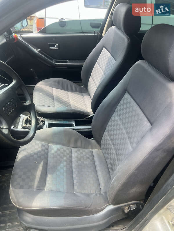 Седан Audi 80 1988 в Віті-Поштовій