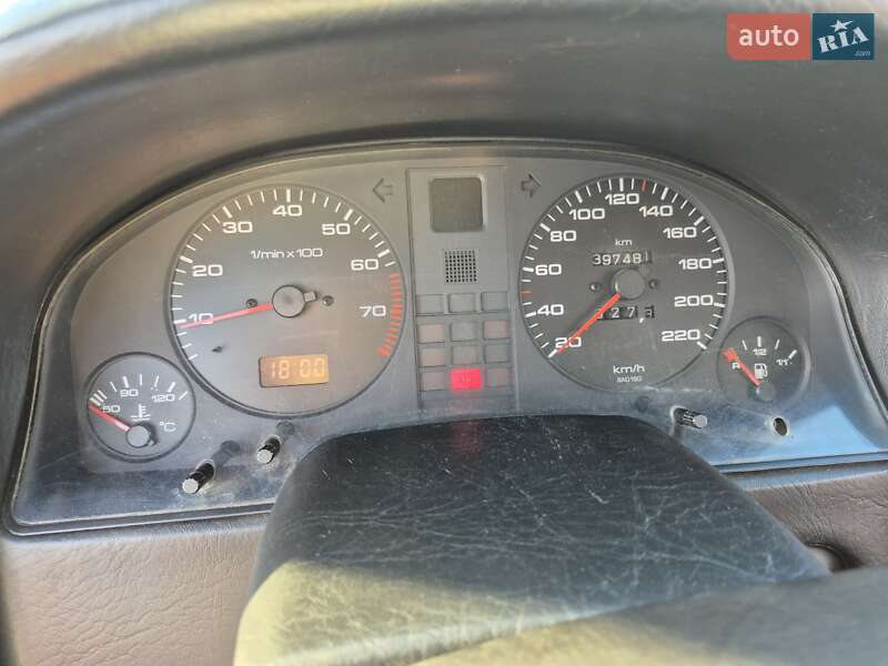 Седан Audi 80 1993 в Коростене