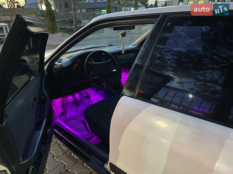 Седан Audi 80 1988 в Ровно