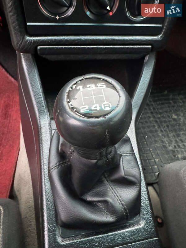 Седан Audi 80 1988 в Кореці