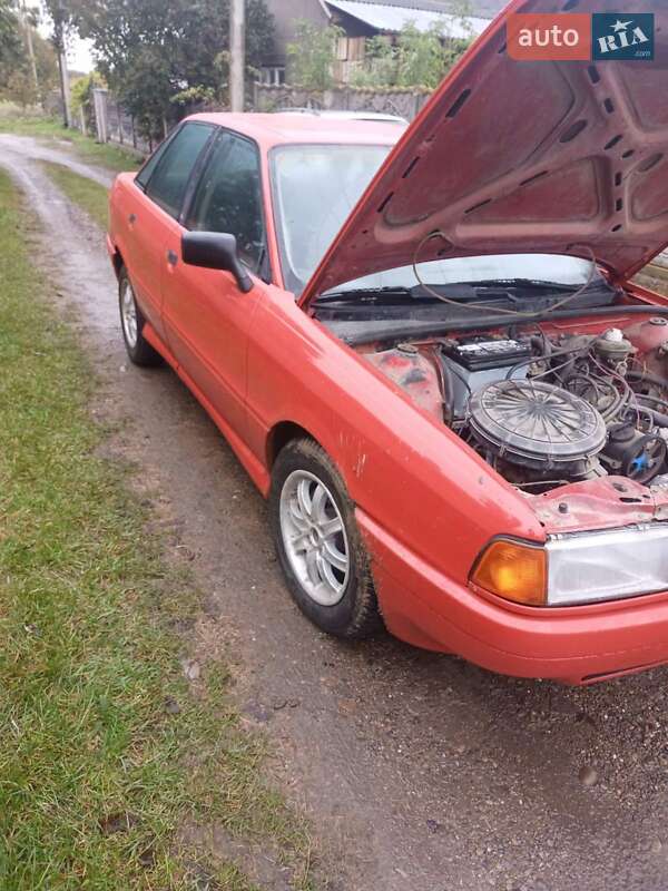 Седан Audi 80 1987 в Черновцах