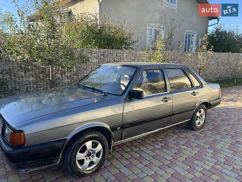 Седан Audi 80 1986 в Тысменице