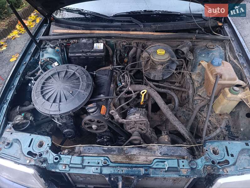 Седан Audi 80 1993 в Мироновке