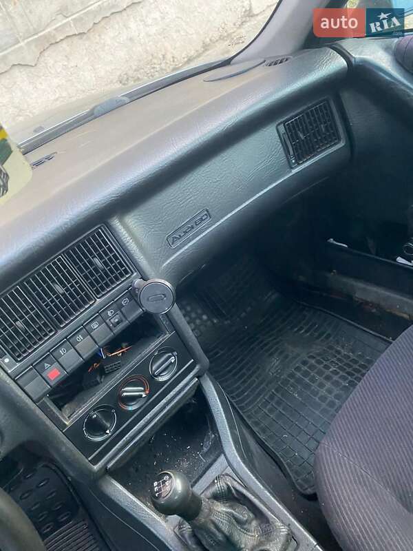 Седан Audi 80 1992 в Умани фото 2 Седан Audi 80 1992 в Умани