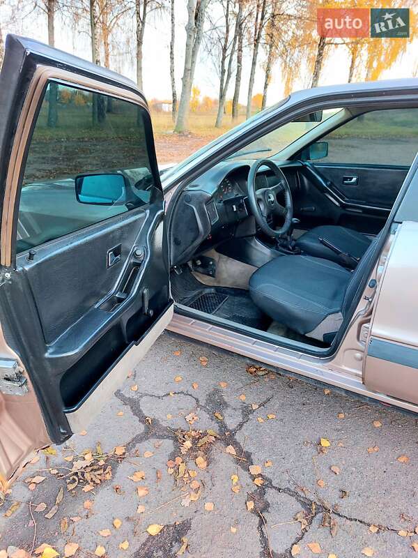 Седан Audi 80 1988 в Тростянце