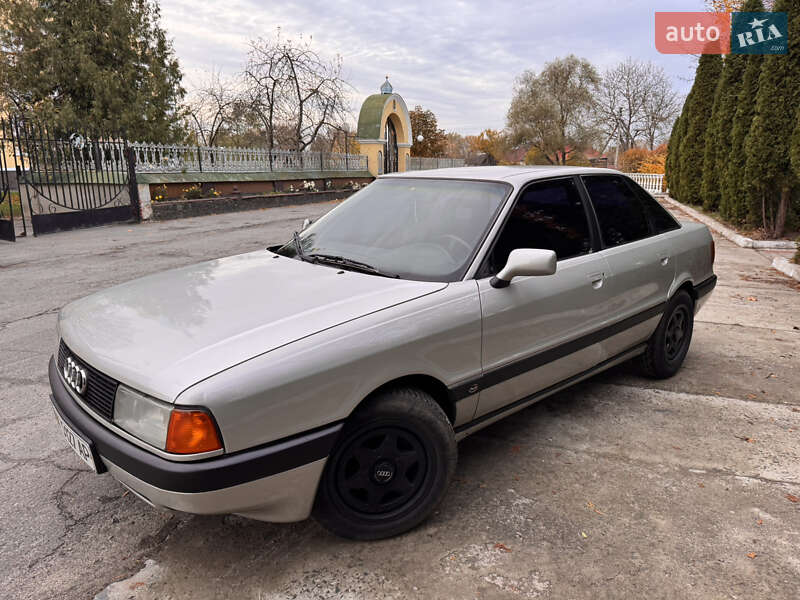 Седан Audi 80 1987 в Вараше фото 2 Седан Audi 80 1987 в Вараше