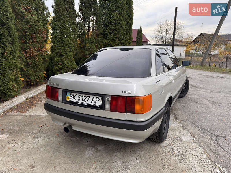 Седан Audi 80 1987 в Вараше фото 3 Седан Audi 80 1987 в Вараше