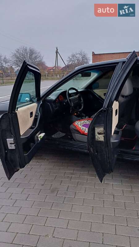 Седан Audi 80 1993 в Бершади