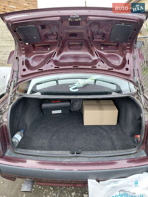 Седан Audi 80 1993 в Городку