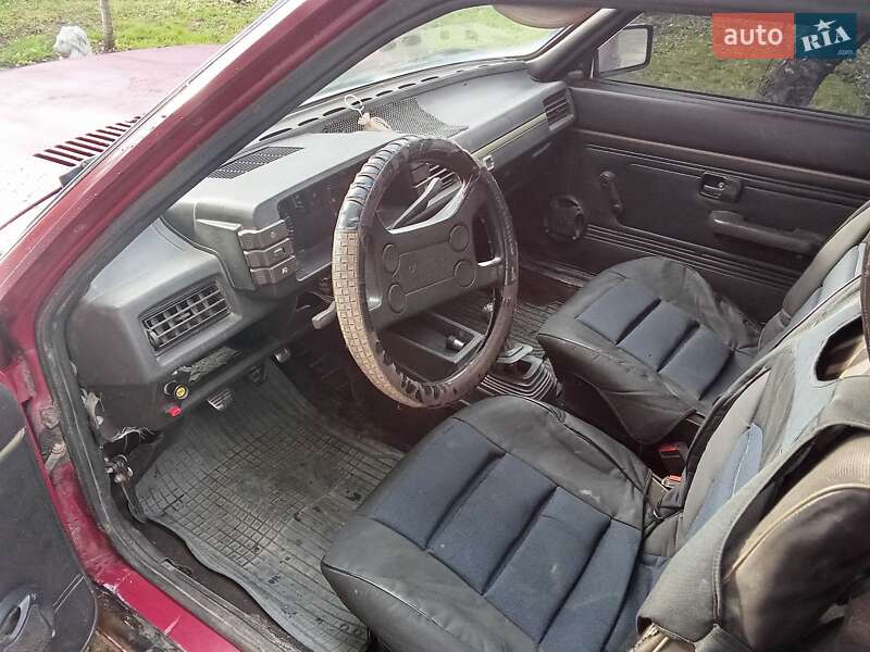 Седан Audi 80 1982 в Буске