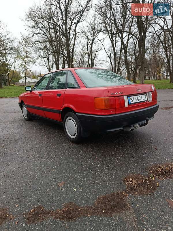Седан Audi 80 1988 в Гадяче
